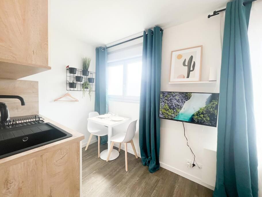 Suite Le Studio Litchi Baigne De Lumieres & Proche Des Plages Saint-Nazaire  Ngoại thất bức ảnh
